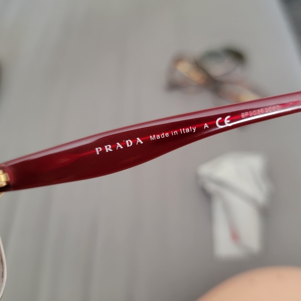 Prada prescription eyeglasses - Picture 3 of 6